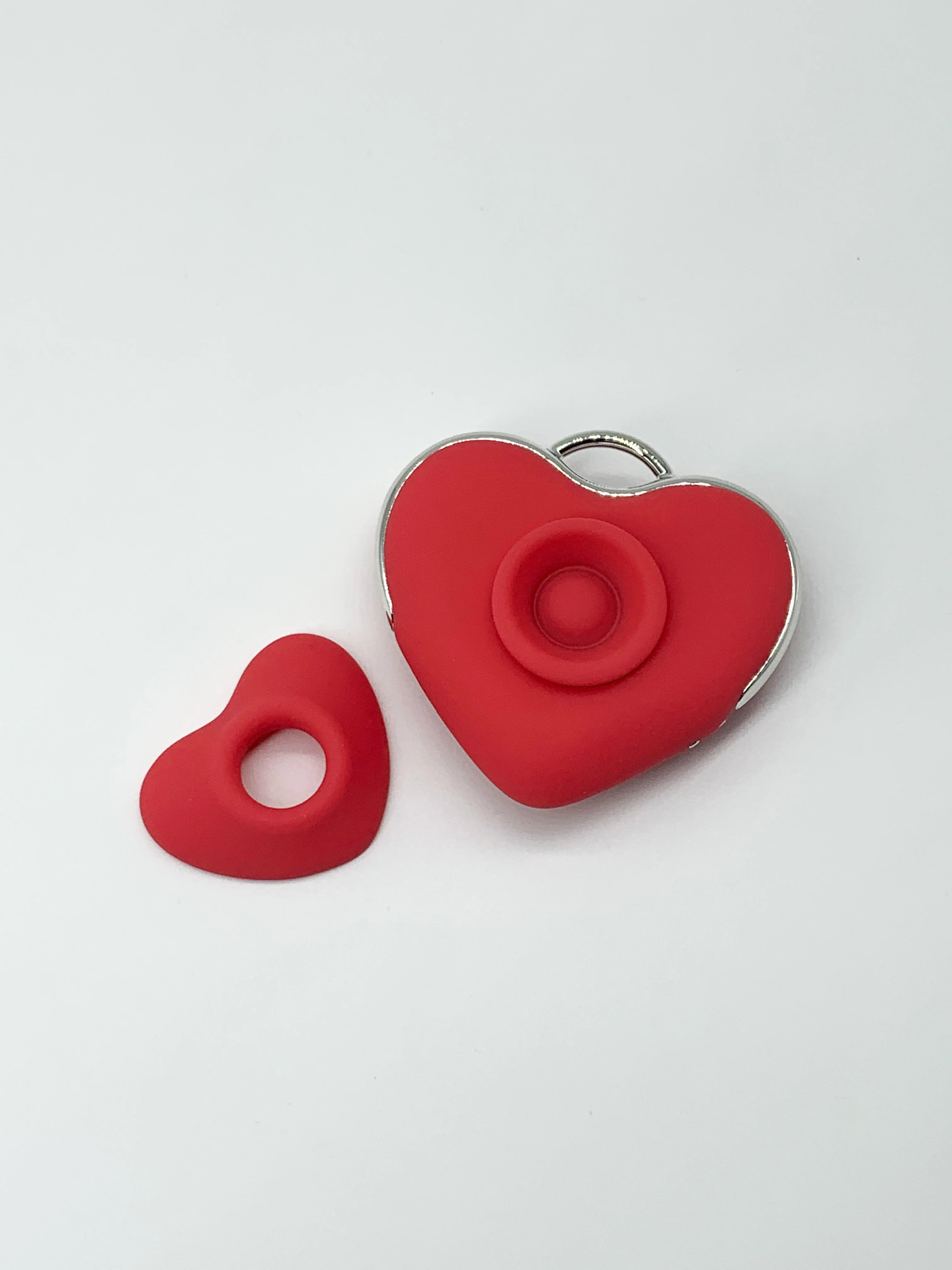 Le Heart Suction Vibe in Red - Image 7