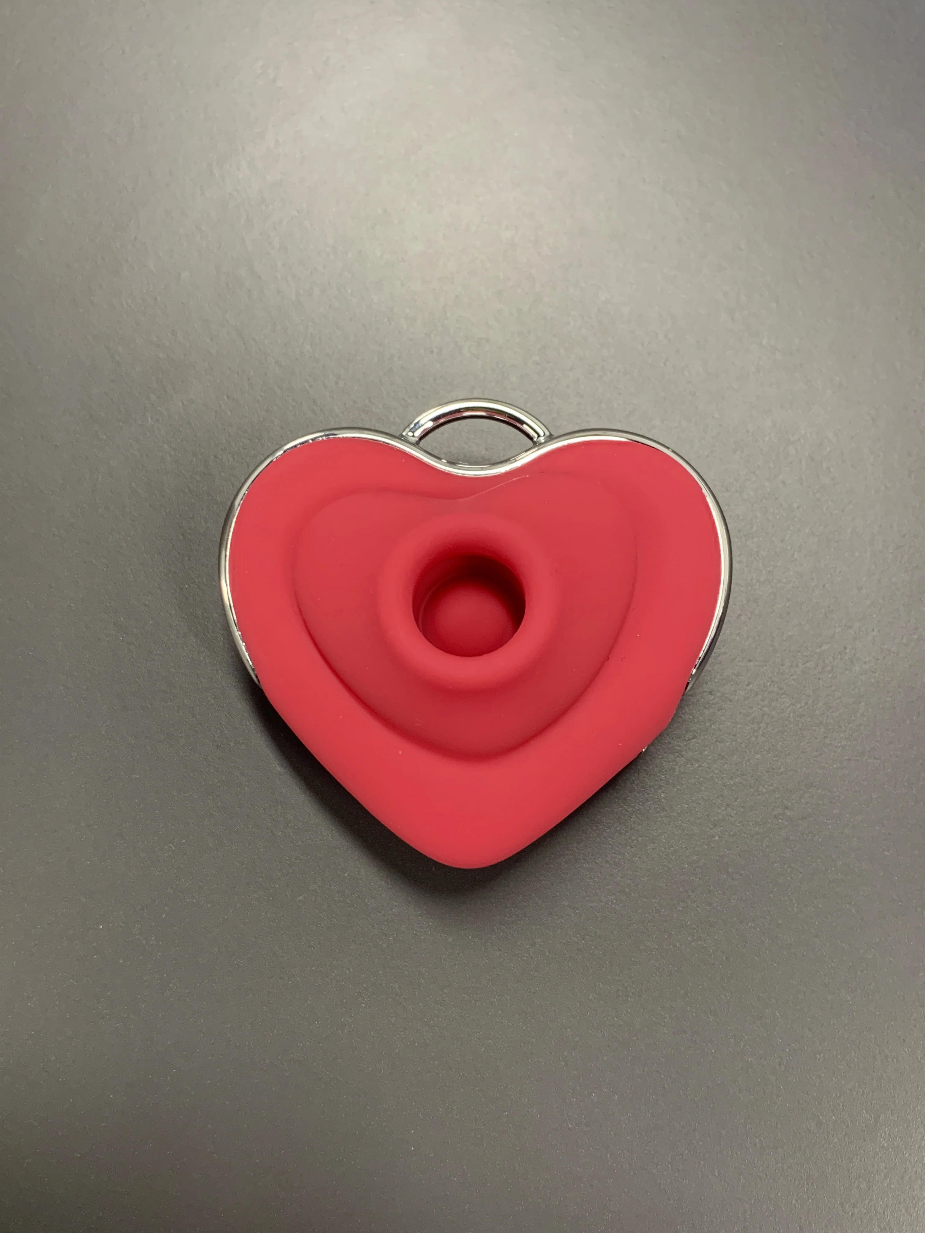 Le Heart Suction Vibe in Red - Image 8