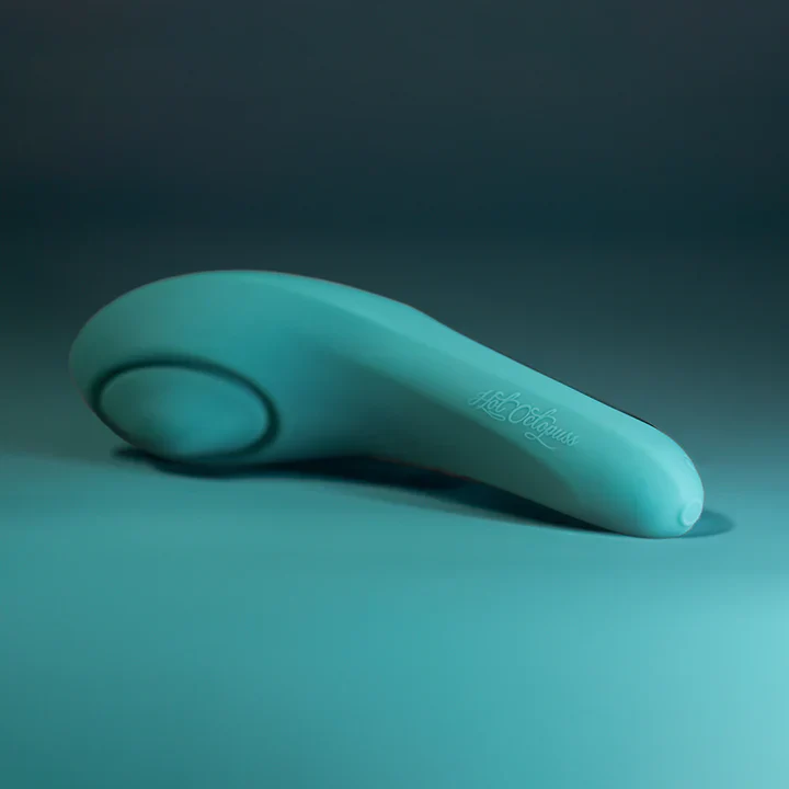 Hot Octopus Pulse Queen Clitoral Wand Vibrator - Image 3