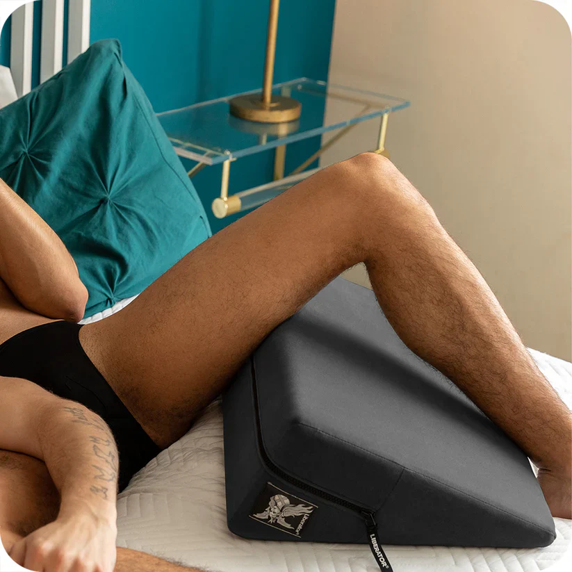 Liberator Wedge Sex Pillow in Black - Image 7