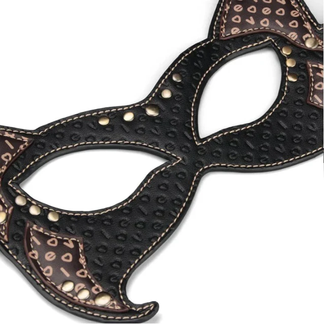 Rebellion Reign Cat Mask in Vegan Leather - Image 3